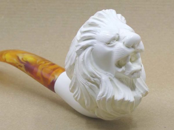 Lion Meerschaum Pipe - Large Close Up