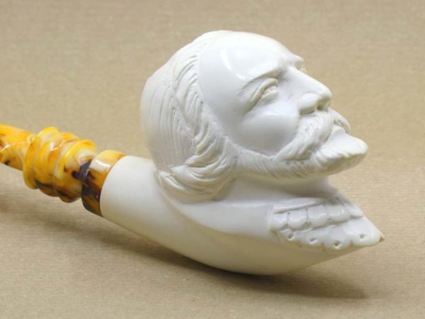William Shakespeare Meerschaum Pipe - Large Close Up